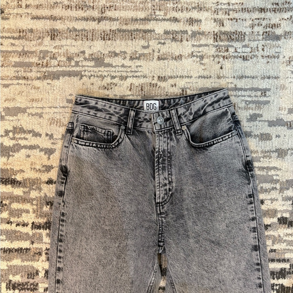 BDG Gray Black Highrise Mom Jeans Size 26 Cotton - Picture 3 of 9